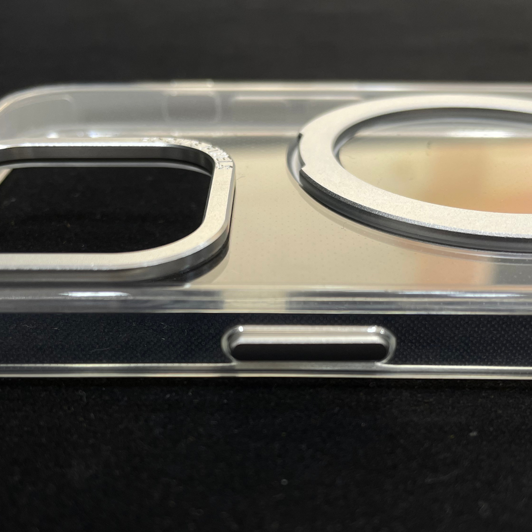 MagSafe Case with Stand - Clear