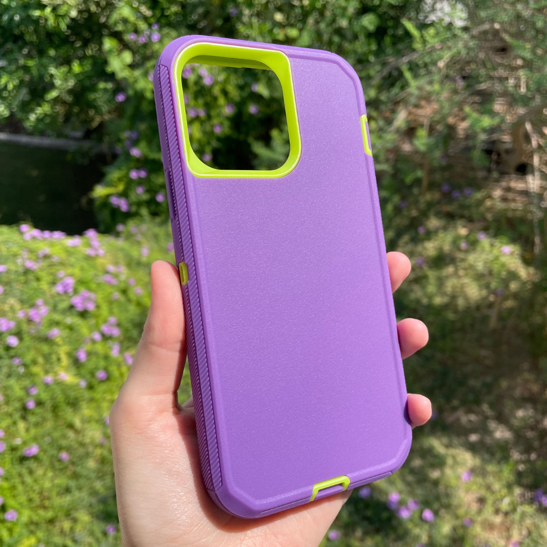 iPhone protective case light purple green in the hand